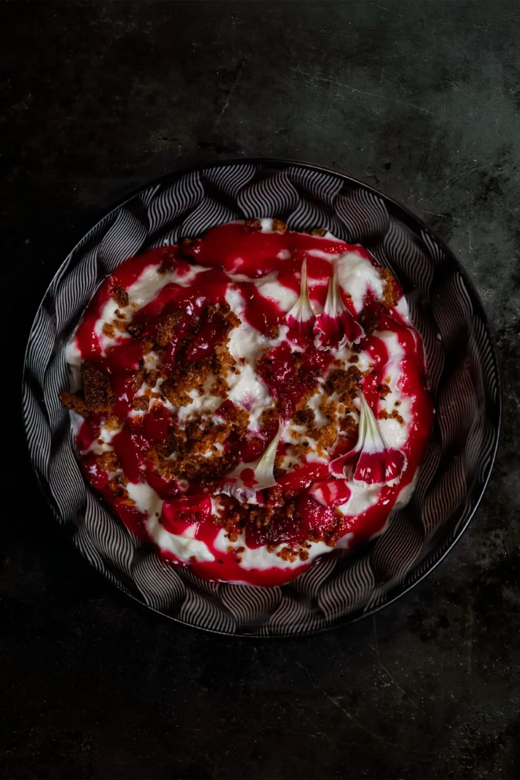 Spuma di ricotta di bufala, lamponi e rosmarino